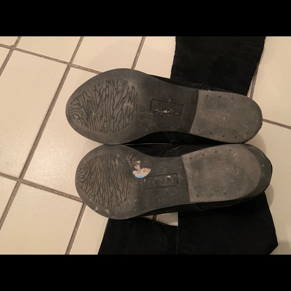 [SOLD] Suede black boots - Picture 4 of 4